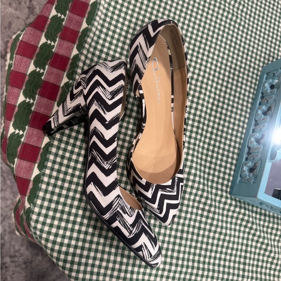 Black and White Chevron Women's Heels - Picture 3 of 3